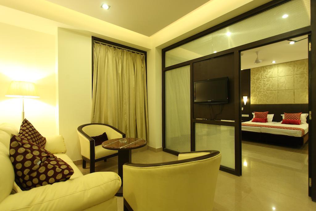 Hotel Surya Plaza Kota  Extérieur photo