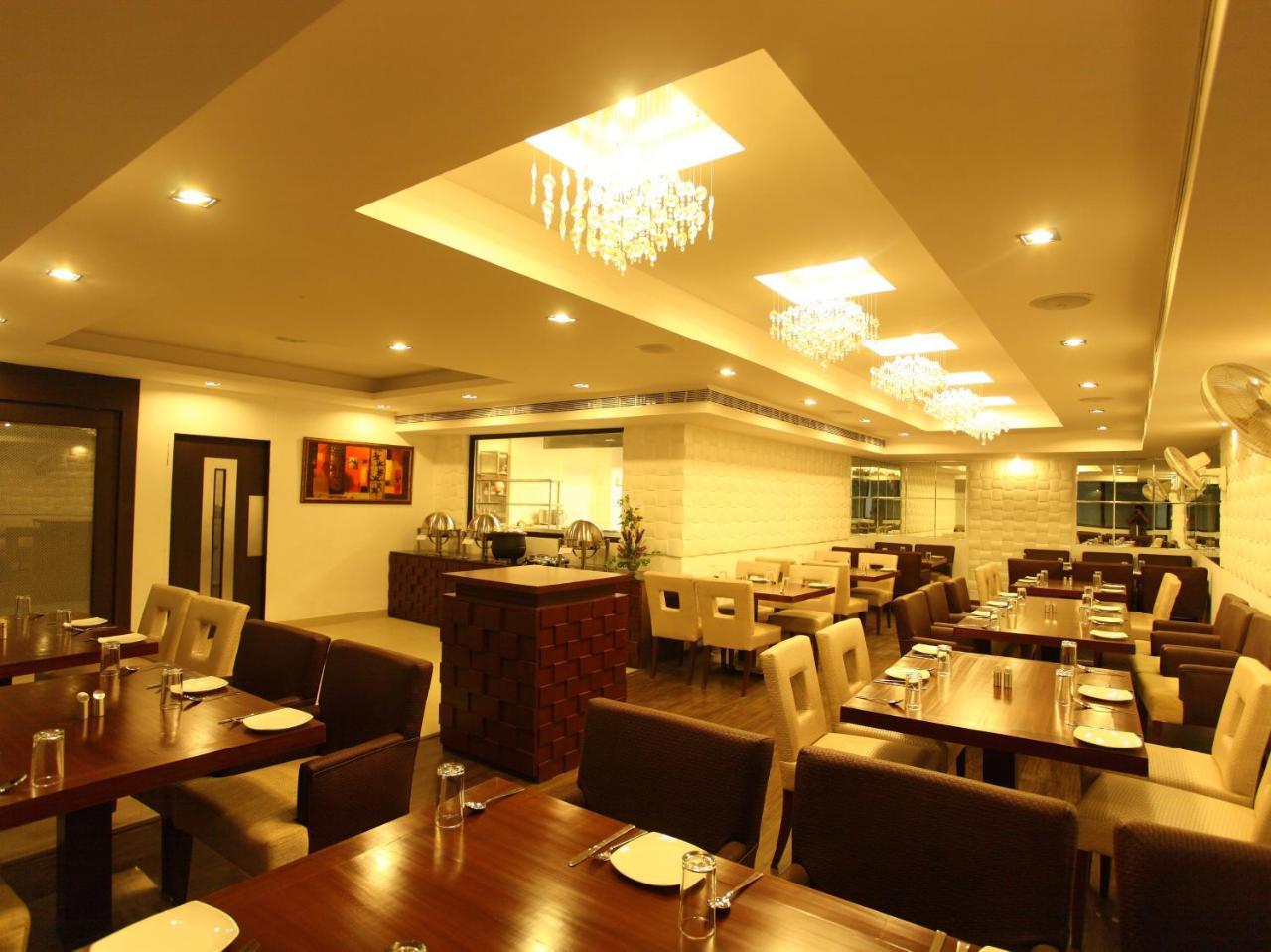 Hotel Surya Plaza Kota  Extérieur photo